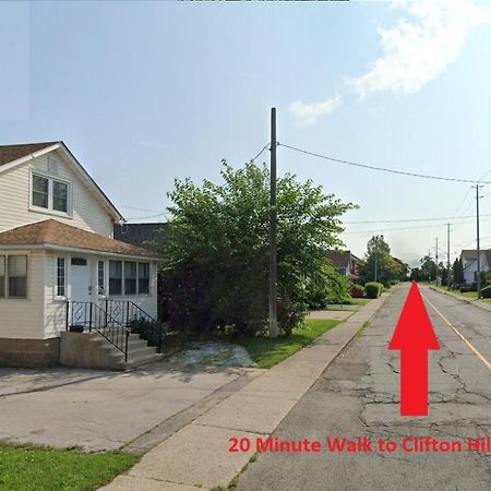 Cozy 3 Bedroom Downtown Cottage With Complimentary Breakfast Delivered Daily To The Rental 나이아가라 폭포 외부 사진